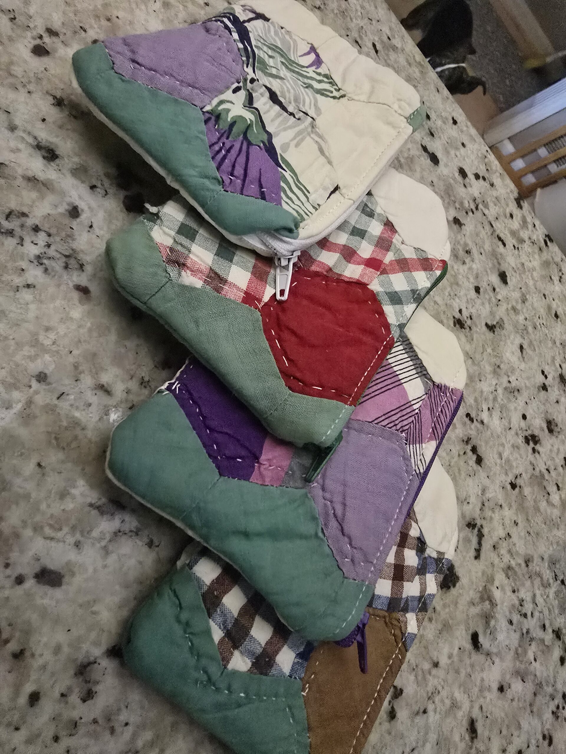 Mini Repurposed Quilt Zipper Bag - Purple - Image 3